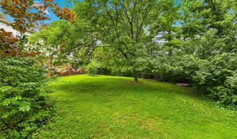 3 Topwood Dr, Ballwin, MO 63011