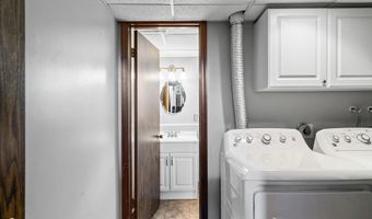 19 Midway Dr, Albany, NY 12205