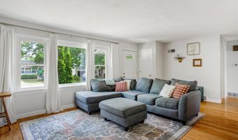 7658 General Meade Ln, Affton, MO 63123