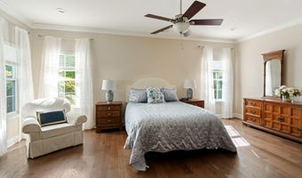 10 Chapel Hill Ct, Barnegat, NJ 08005