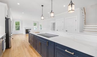 55 Dolphin Ave, Jamestown, RI 02835