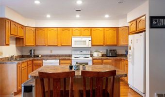 6 Lincoln Hts, Alum Creek, WV 25003