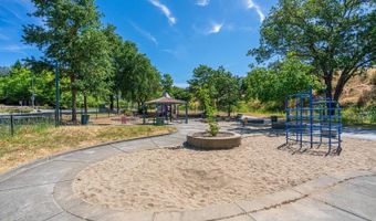 1416 Nighthawk Dr, Santa Rosa, CA 95409