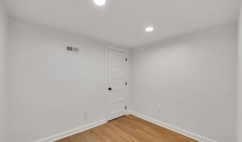 263 NE Oak Hill St, Abingdon, VA 24210