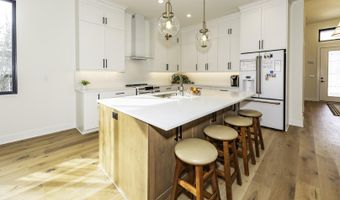 1858 Upland Dr, Ann Arbor, MI 48105