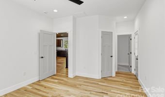 73 Rocking Porch Rd, Asheville, NC 28805