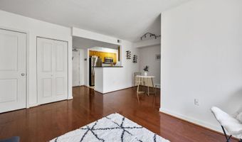 880 N POLLARD St N 923, Arlington, VA 22203