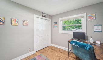4905 SW 15th St, Des Moines, IA 50315