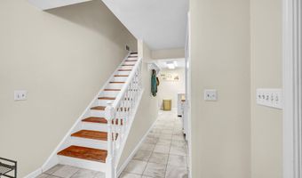 9 Arapaho Rd, Brookfield, CT 06804