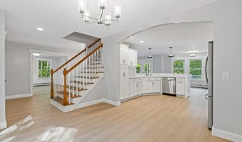 25 Lake Grove Ln, Auburn, ME 04210