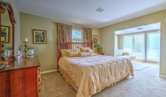 39 Harrison Rd, Bay St. Louis, MS 39520