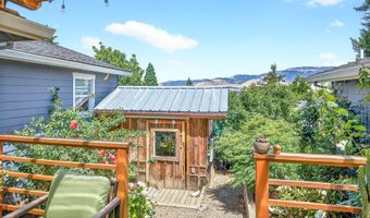 1108 Park St, Ashland, OR 97520