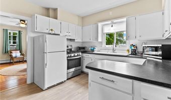 291 Maple Ave 1, Barrington, RI 02806