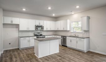 962 Misty Creek Dr, Aberdeen, NC 28315