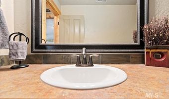 23 Waterline Ln, Cascade, ID 83611