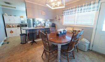 655 Beach Rd, Baxley, GA 31513