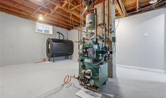 461 River Rd, Lincoln, RI 02865