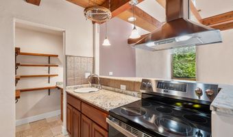 827 Tyler Creek Rd, Ashland, OR 97520