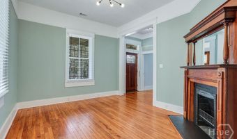 17 E 33rd St, Savannah, GA 31401