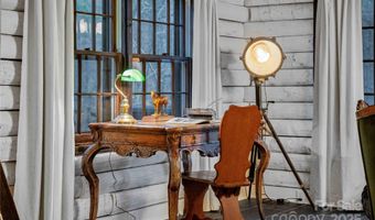 16 Decker Dr, Asheville, NC 28803