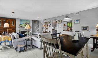 23 Harbour Vlg A, Branford, CT 06405