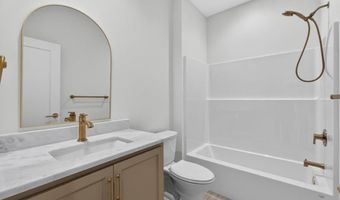 422 NE Lakota Dr, Adrian, MO 64720
