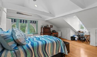 718 Bellevue Ave 5, Newport, RI 02840