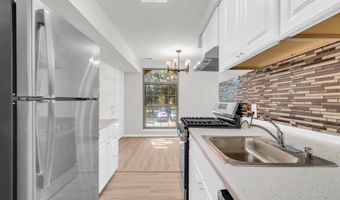 3354 WOODBURN Rd 12, Annandale, VA 22003