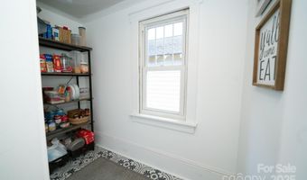 1712 Umstead St, Charlotte, NC 28205
