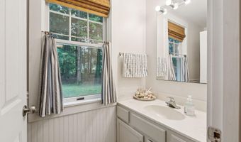 2 Valley Ave, Falmouth, ME 04105