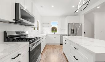 174 Pleasant Ave, Bergenfield, NJ 07621