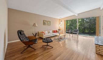 74 Woods Rd, Bethany, CT 06524