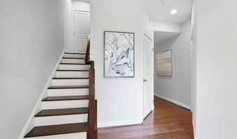 44713 PLYMPTON Sq, Ashburn, VA 20147
