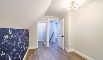 14 Hunt Rd, Belfast, ME 04915