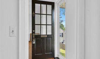 14 Barnsdale Rd, East Providence, RI 02914