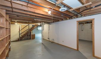 1310 Weidmann Estates Ct, Ballwin, MO 63011