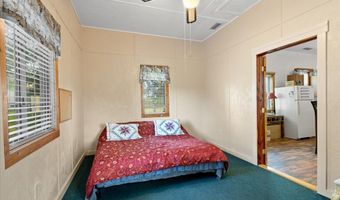 6351 2nd Ln, Bell, FL 32619