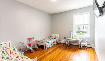 131 Roma St, East Providence, RI 02914