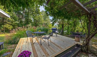 5 Hillcrest Rd E, Asheville, NC 28804