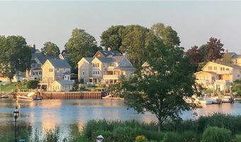 19 Remington St, Warwick, RI 02888