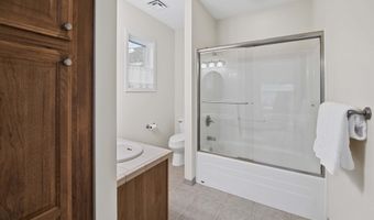 230 Roundhouse Rd, Astoria, OR 97103
