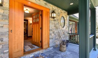 165 Lenihan Ln, East Greenwich, RI 02818