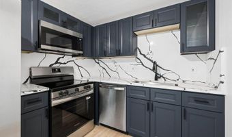 5999 Ambleside Dr, Columbus, OH 43229