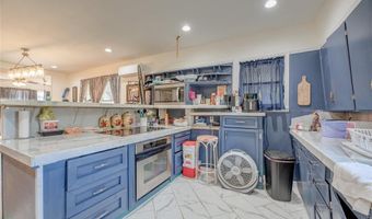 1528 W Idaho Ave, Chickasha, OK 73018