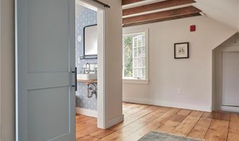 44 State St 2, Bristol, RI 02809