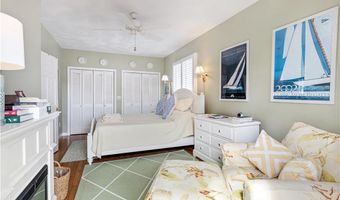 37 Almy St, Newport, RI 02840