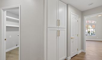 9205 Pitching Wedge Dr, Las Vegas, NV 89134