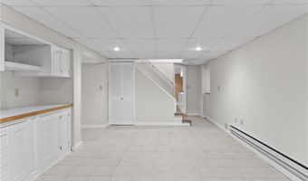 71 Hawthorne Pl, North Providence, RI 02904