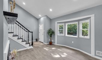 91 Highland Dr, Barnegat, NJ 08005