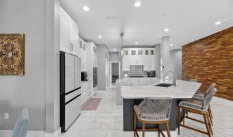 526 ISLEBAY Dr, Apollo Beach, FL 33572